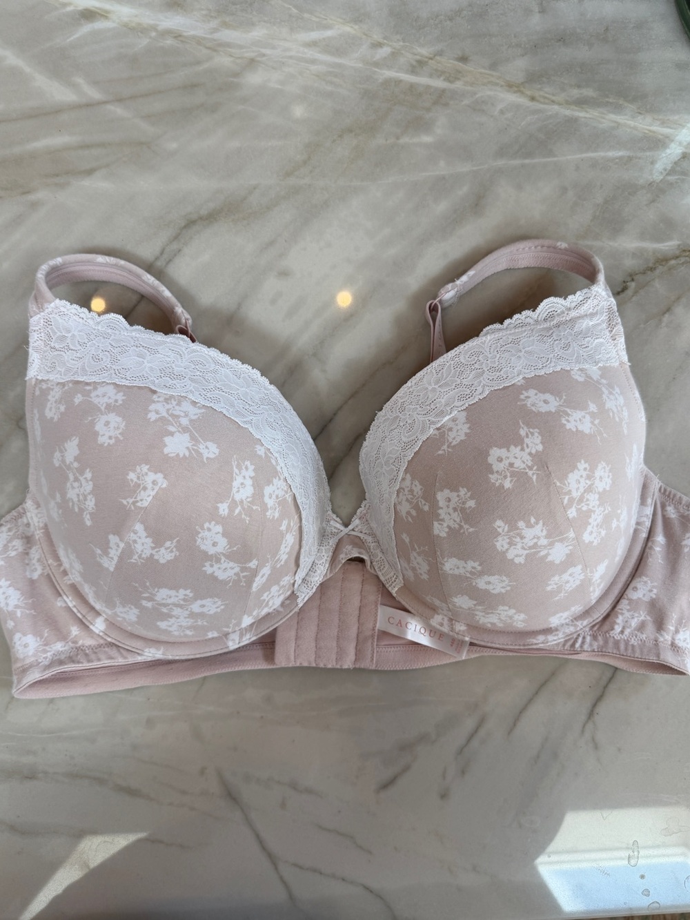 Cacique Pale Pink Floral Lace Trim Underwire Bra 46D- Boost Plunge